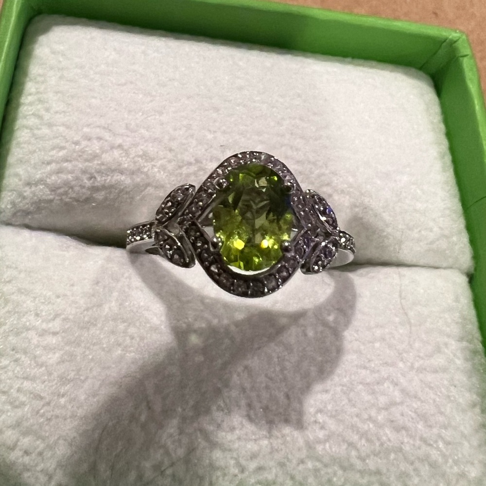 Sterling silver peridot ring size 7